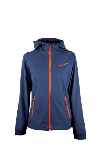 Kurtka softshellowa damska w kolorze granatowym, ze zintegrowanym kapturem i pomarańczowymi zamkami.