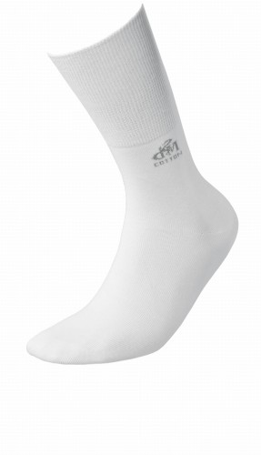 Skarpety w kolorze białym.